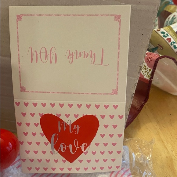 Valentines Day gift set w handled box incl heart necklace, mug, purse charm more - Picture 9 of 9